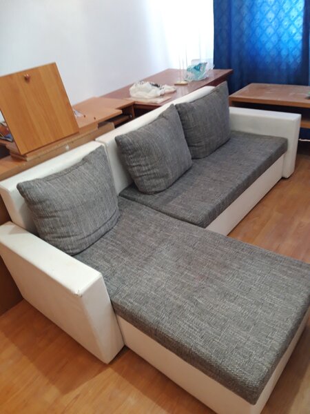 Vand canapea formata din 2 corpuri independente in forma de L